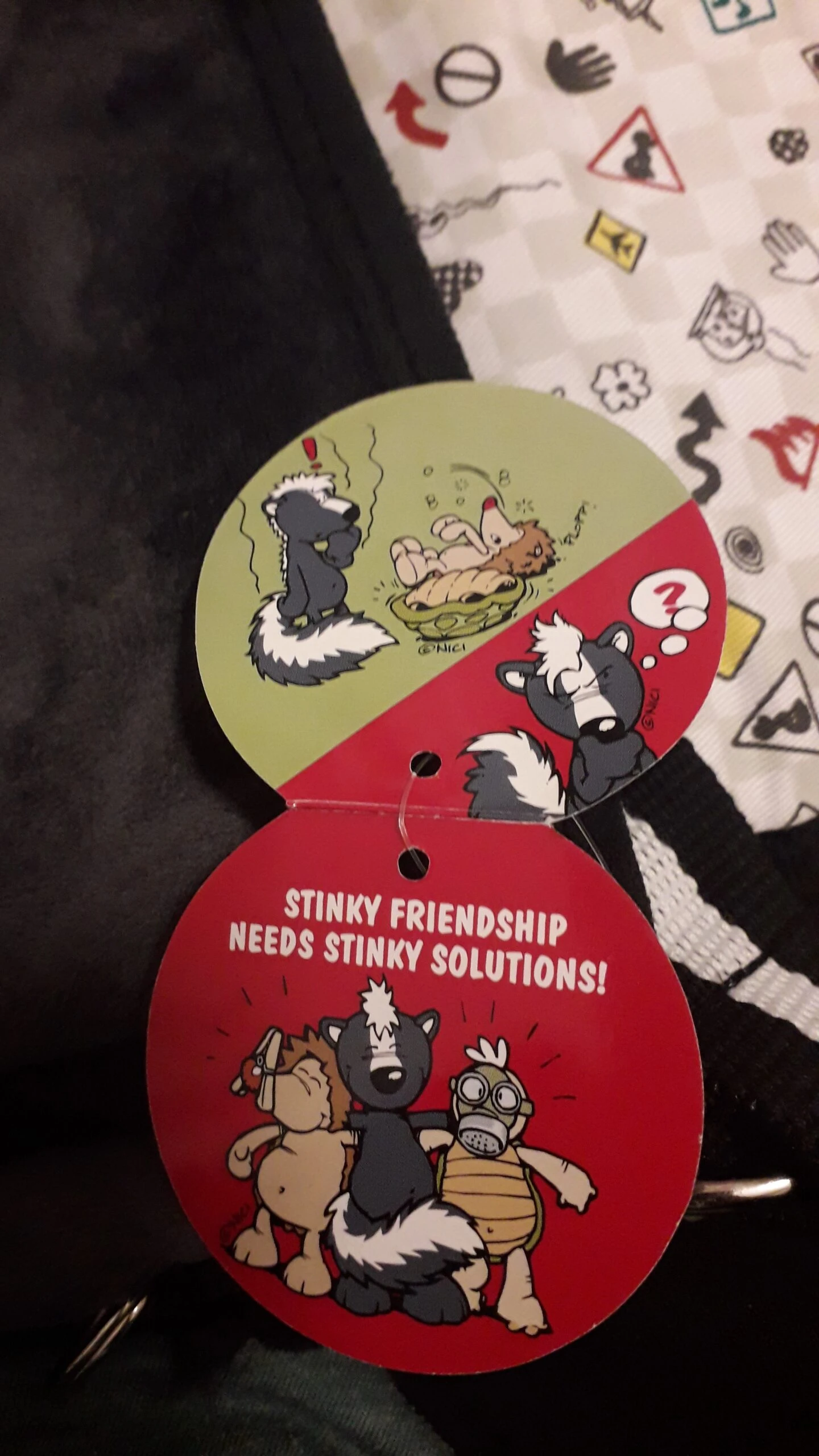 Nici 29938 Schultertasche Umhängetasche Stinktier 24x20cm 4 Nici 29938 Schultertasche Umhängetasche Stinktier 24x20cm – Bild 4