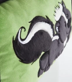 Nici 41152 Kissen Stinktier Steve 43x25cm Plüsch Forest Friends -Nici Welt Verkauf 41152 000 ansicht 02 xl